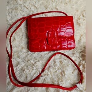 Vintage Red Croc-Embossed Crossbody Bag